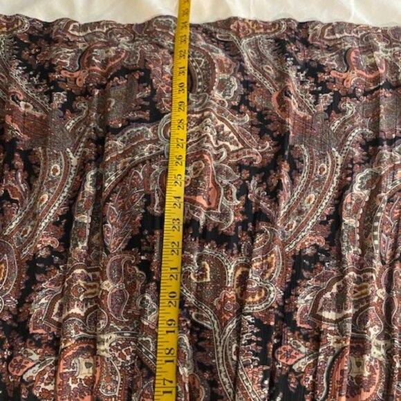 Carole Little full skirt size in a tan collection of colours, paisley pattern. - Picture 7 of 12